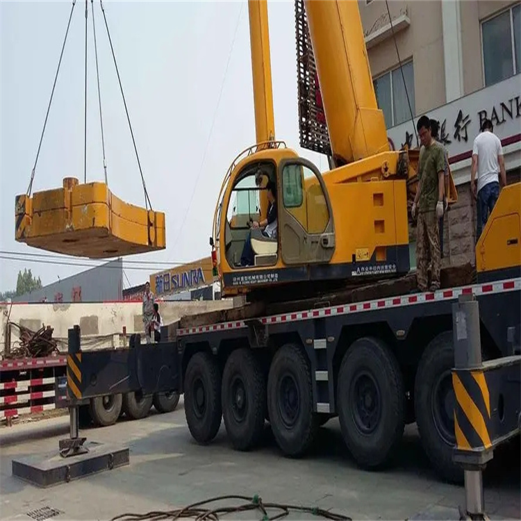 育才镇当地吊车出租|机器吊装|75吨|工厂搬迁服务